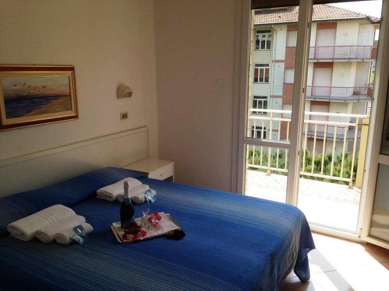 Hotel Primula Lido Di Savio Buitenkant foto